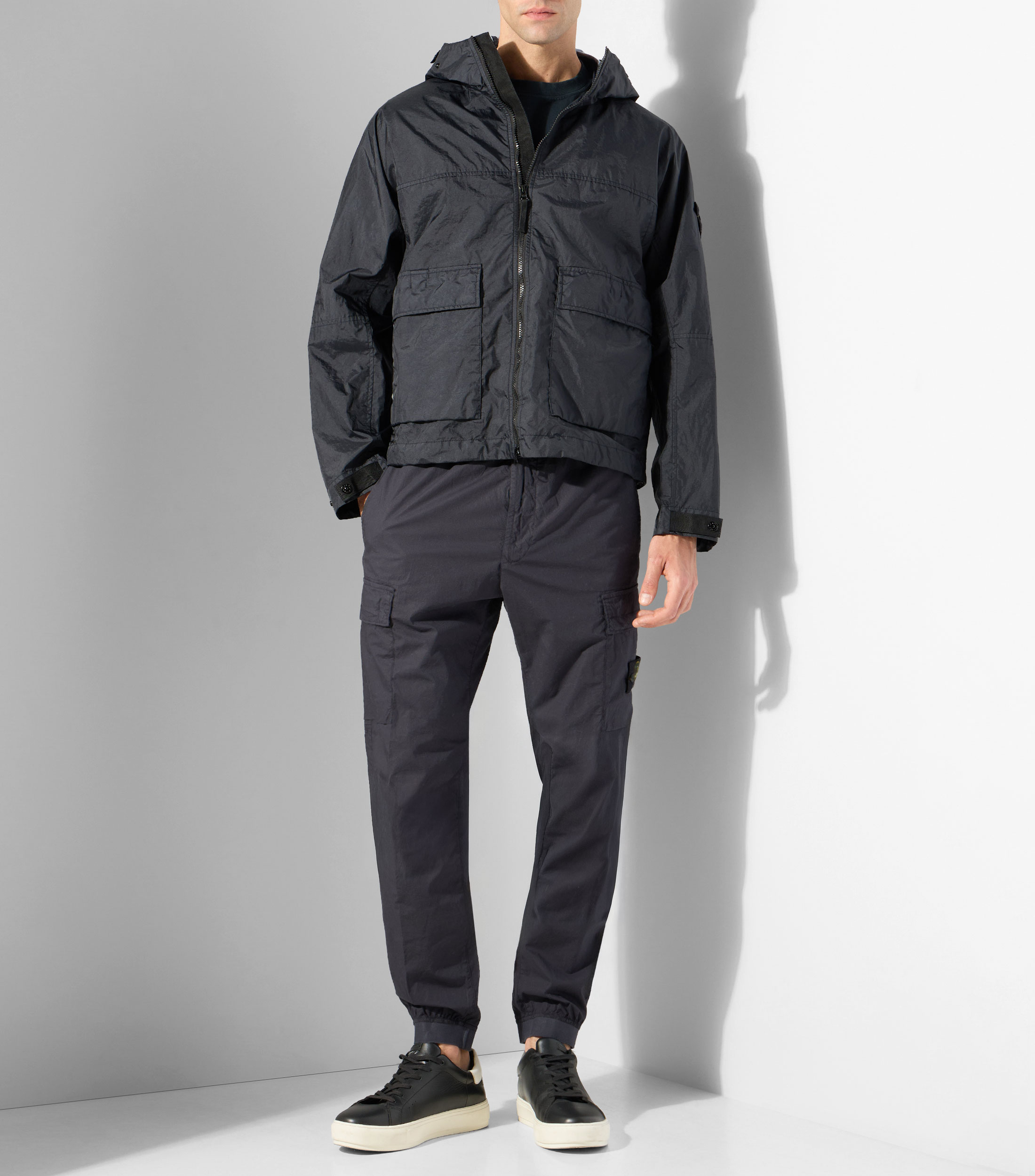 Chamarra impermeable con capucha Hombre